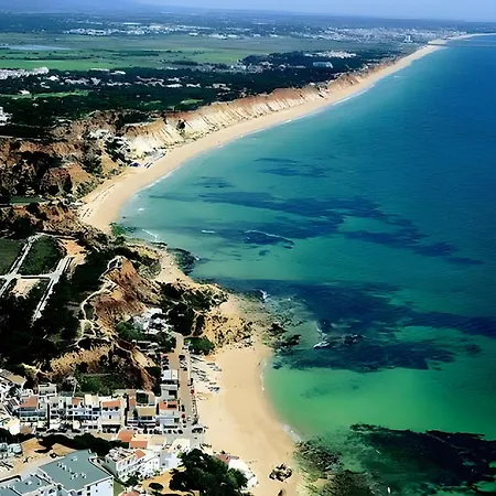 Solmar Garden View, Ac, Wifi, Pool * オーリョス・デ・アーグァ