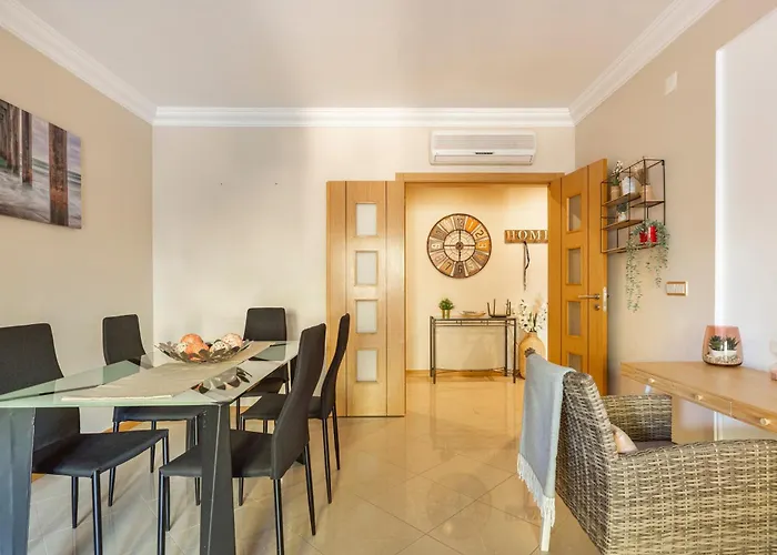 Solmar Garden View, Ac, Wifi, Pool オーリョス・デ・アーグァ